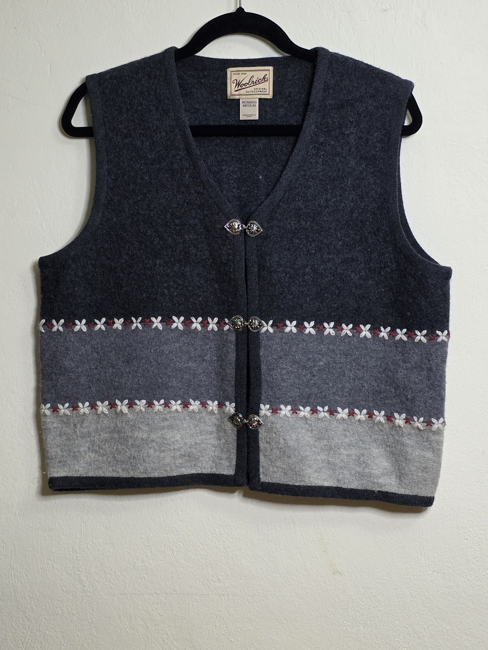 Woolrich Women's Charcoal Gray V-Neck Sweater